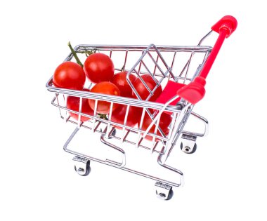 Olgun kırmızı kiraz domates küçük arabası