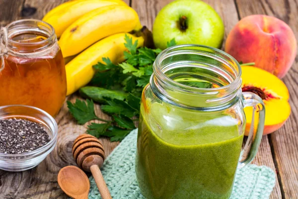 Sebze meyve smoothies ile bal ve chia tohum