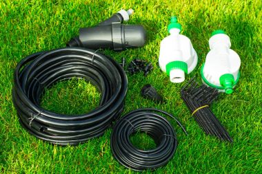 Otomatik sulama sistemi bitkilerde yataklar için