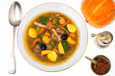 Beyaz tabak kabak çorbası