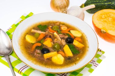 Beyaz tabak kabak çorbası