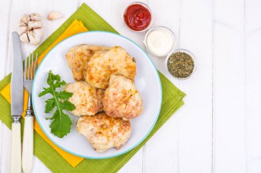 Tavuk pirzola ketçap ve mayonez ile