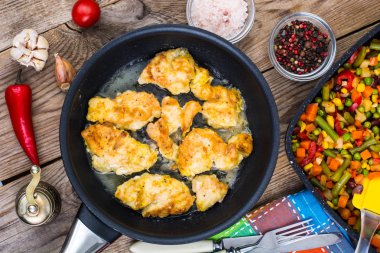 Elma ve tarçın ile güveç