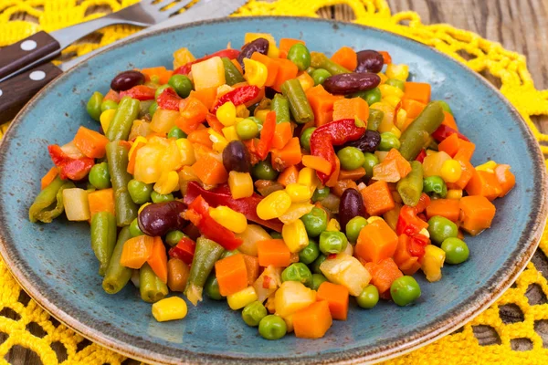 Змішайте овочі з червоною квасолею та чилі — стокове фото