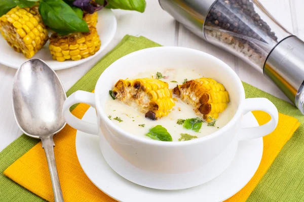 Vynikající krémová polévka s kukuřicí — Stock fotografie