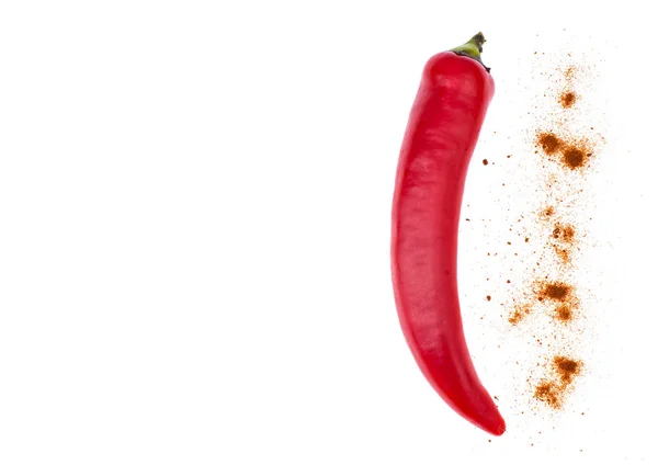 Čerstvé chilli papričky na bílém pozadí — Stock fotografie