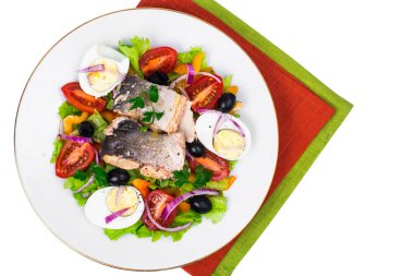 Konserve balık lezzetli sebze salatası