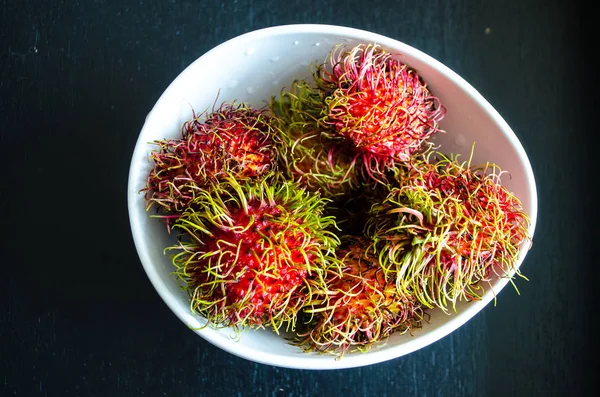 Rambutans olgun tropik meyveler