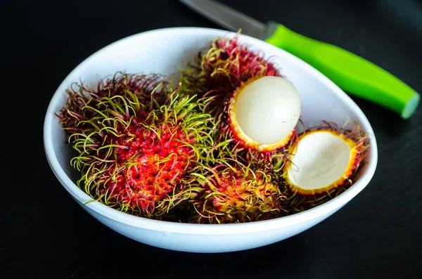 Rambutans olgun tropik meyveler