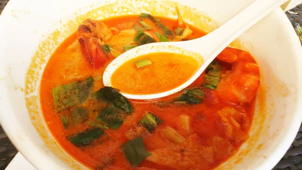Пряні тайський Tom Yum суп — стокове фото