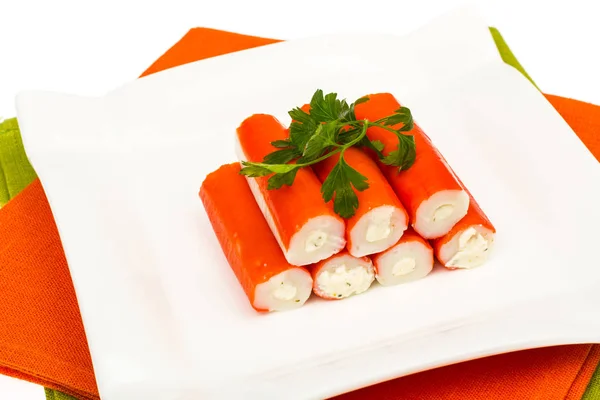 Palitos de cangrejo Surimi en plato blanco — Foto de Stock