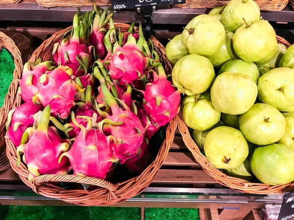 Pitahaya köstliche exotische Früchte — Stockfoto
