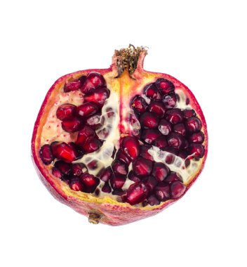 Yarım kırmızı olgun nar beyaz izole