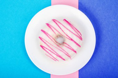 Çörek parlak zemin üzerine