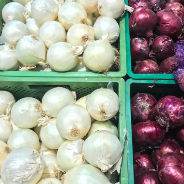 Beyaz ve kırmızı soğan