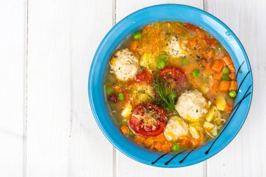 Sebze ve köfte tavuk suyu