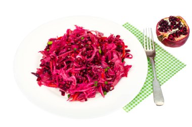 Pancar, lahana, havuç ve nar salatası