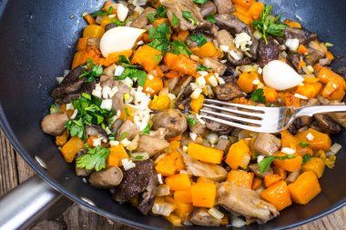 Kabak ile sebze güveç