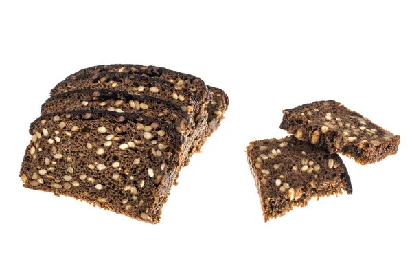 Pan de centeno con semillas de girasol, aislado sobre fondo blanco —  Fotos de Stock