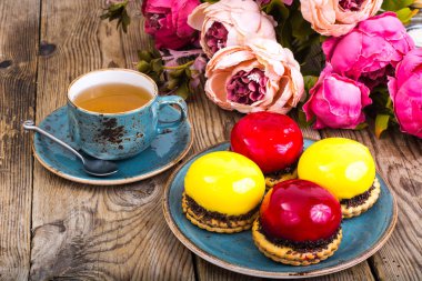 Mus kek ayna sır ile