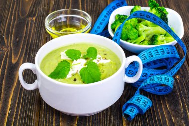 Kilo kaybı için sebze brokoli çorbası