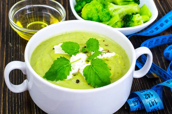 Овочевий суп з брокколі для схуднення — стокове фото