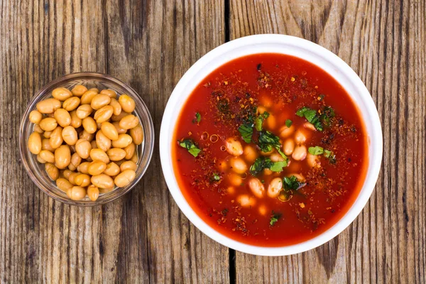 Konserve fasulye, domates soslu. Baharatlı gıda — Stok fotoğraf
