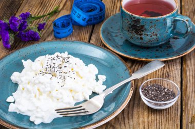 Süt ve süt ürünleri. Chia tohum ile lor. Sağlıklı beslenme kavramı