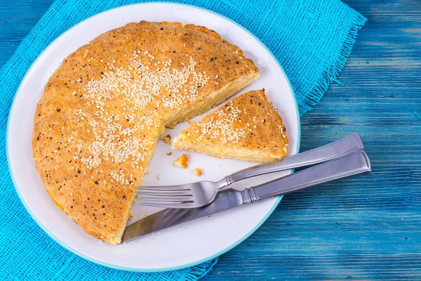 Домашний торт с сыром и кунжутом — стоковое фото