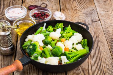 Donmuş brokoli, Brüksel ve karnabahar tavada