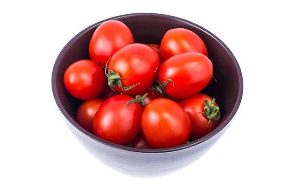 Petites tomates fraîches sur assiette — Photo