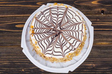 Bademli çikolatalı kek Esterhazy