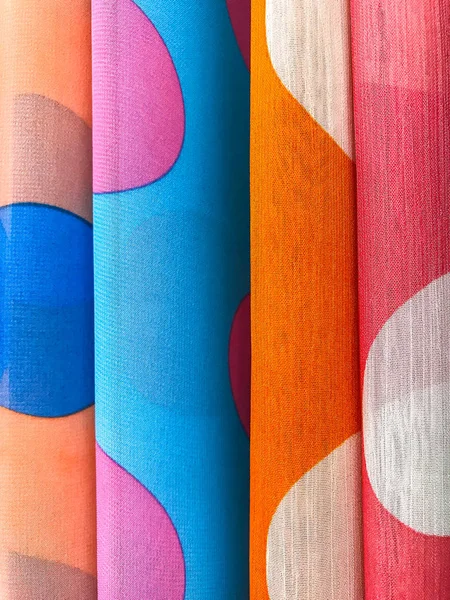 Achtergrond, textuur, patroon uit verschillende gekleurde stoffen — Stockfoto