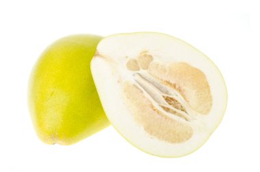 Sulu, olgun Citrus Maxima, Citrus Grandis, ikiye bölünmüş. Stüdyo Fotoğrafı