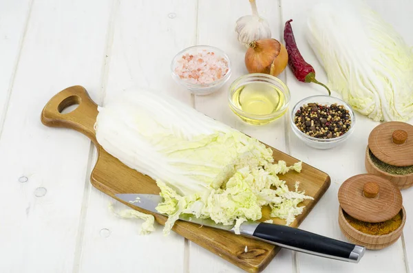 Repolho Pequim Fatiado Especiarias Para Cozinhar Pratos Dieta Vegetal Foto — Fotografia de Stock