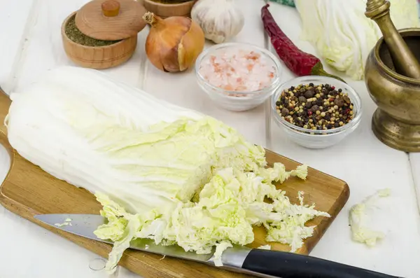 Repolho Pequim Fatiado Especiarias Para Cozinhar Pratos Dieta Vegetal Foto — Fotografia de Stock