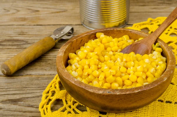 Canned Ripe Yellow Sweet Corn Jar Studio Photo — Stock Photo, Image