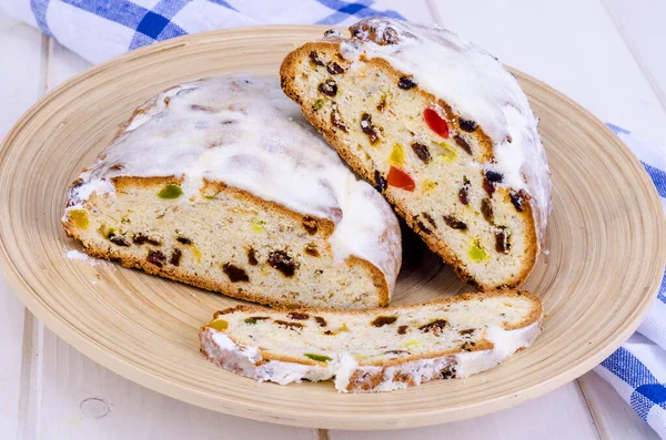 Tradicional Navidad Stollen Con Frutos Secos Frutas Confitadas Estudio Foto — Foto de Stock