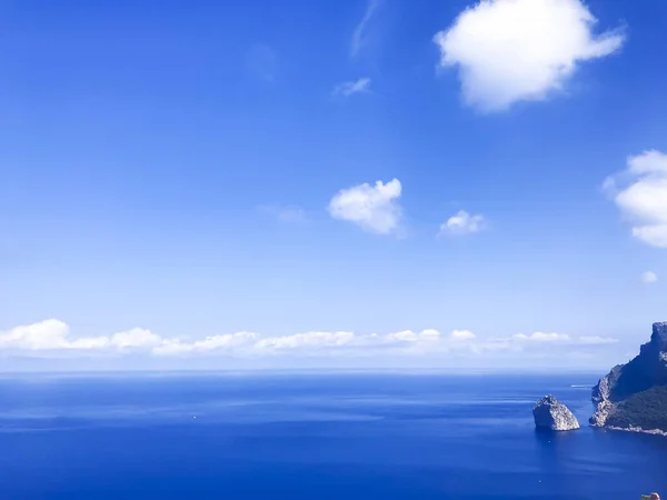 Sea Blue Sky White Clouds Sunny Day — Stock Photo, Image