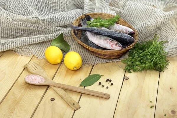 Fresh mullet in a basket — Stock Photo, Image