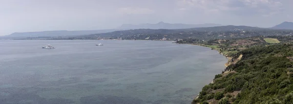 Panoramic views sea and mountain — Stock Photo, Image