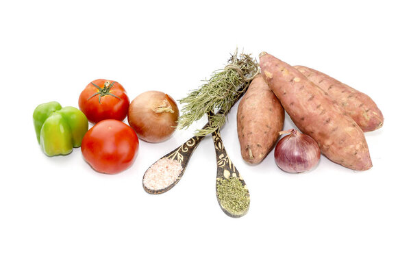 различные овощи на белом фоне
