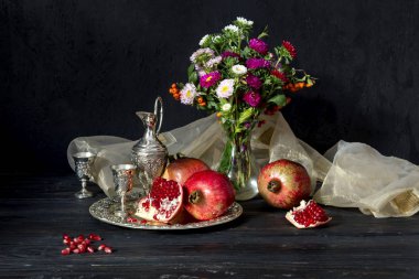 Nar ve stemware ile likör