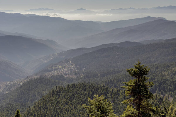 Утренний туман в горах (Западная Греция
)