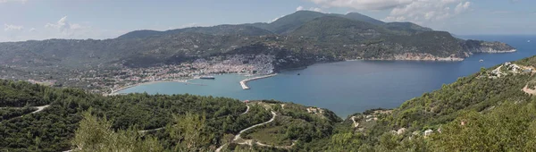 View of the port of the island Skopelos (Northern Sporades, Greece) — Stock Photo, Image