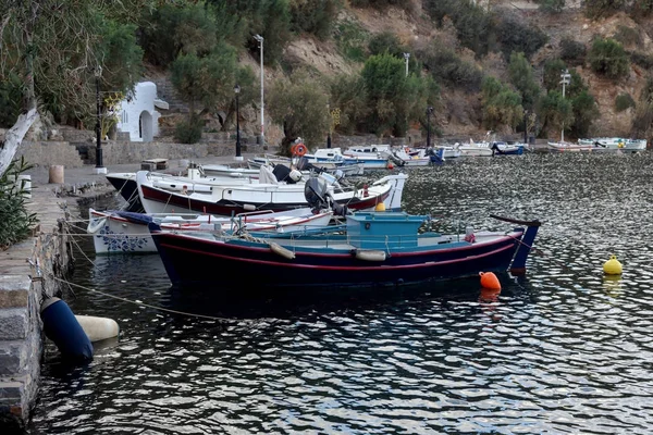 Veduta Del Terrapieno Della Città San Nicola Barche Pesca Lago — Foto Stock