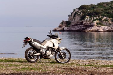 Denize yakın motosiklet