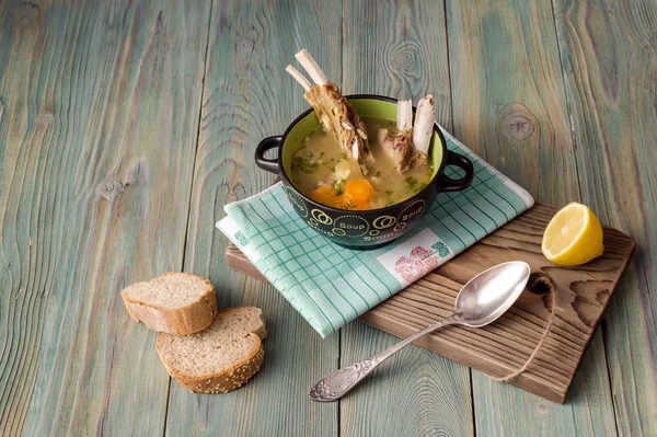 Sopa de ovelha em uma tigela close-up . — Fotografia de Stock