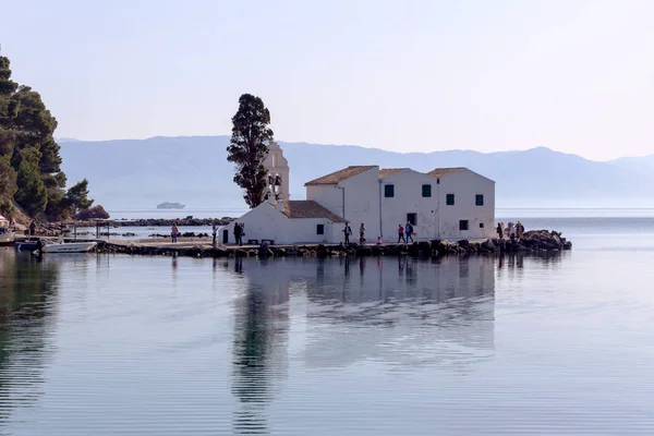 Monastère de Vlacherna Panayia (Grèce, île de Corfou ) — Photo