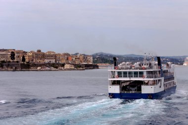 Feribot (Yunanistan, Korfu Adası yüzen)